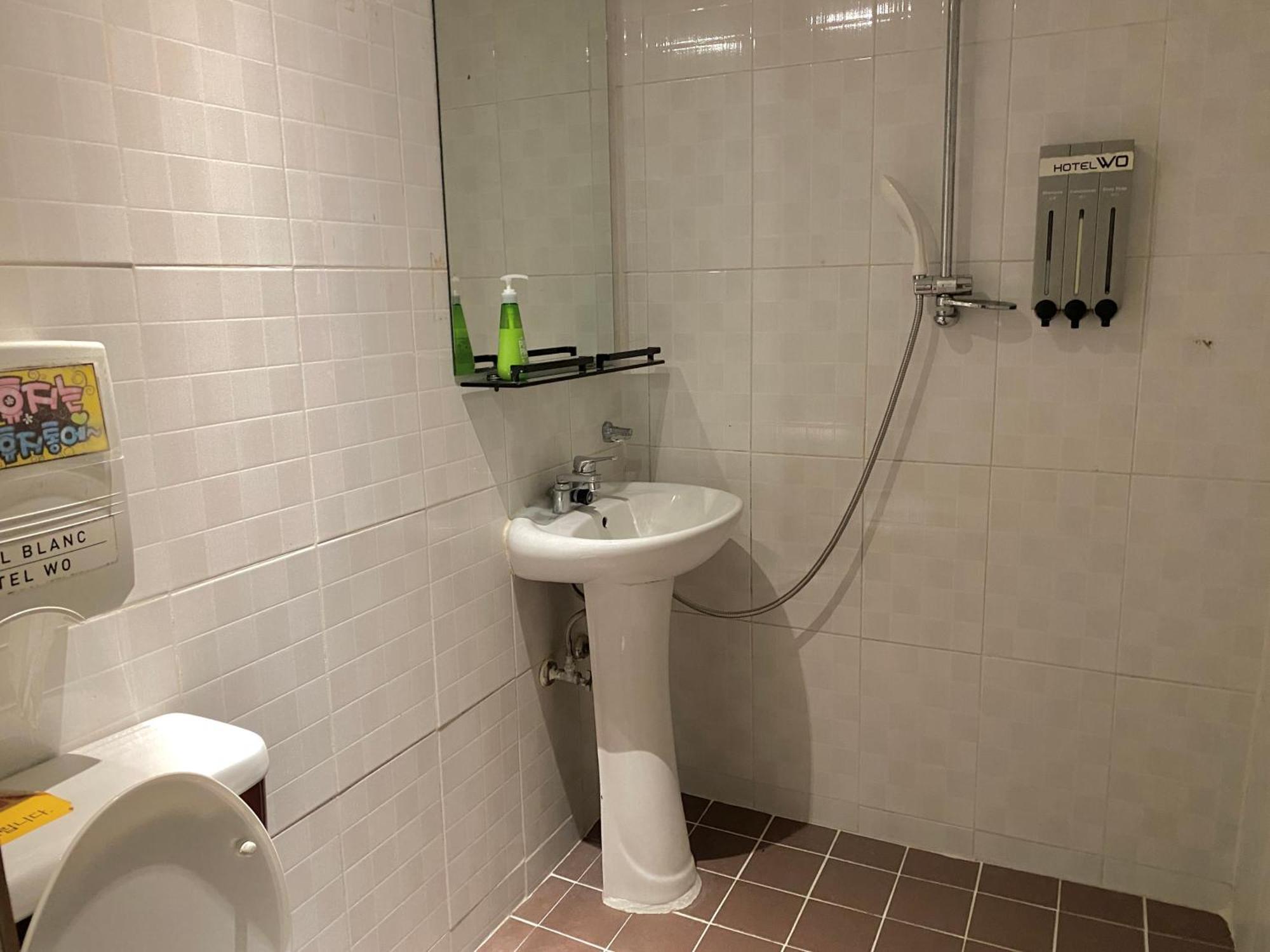 Maison Yongsan Myeongdon Hostel *